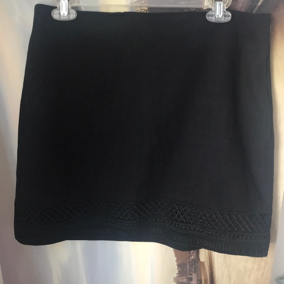 Gorgeous black Loft skirt size 8 - Picture 2 of 4